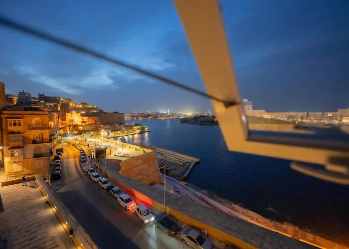 Extraordinary Views In A Holiday Home In Valletta
