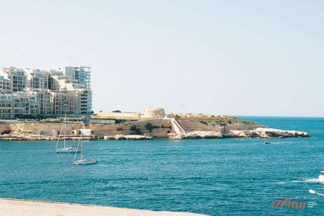 Extraordinary Views In A In Appartement La Valette