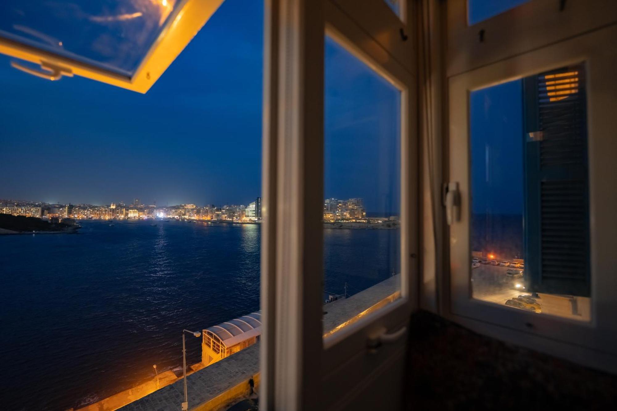 Extraordinary Views In A In La Valette
